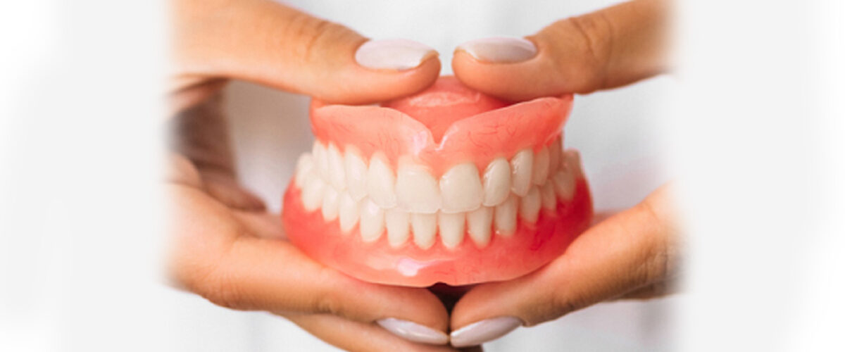 Adjusting to Removable Dentures: Tips for Comfort and Adaptation